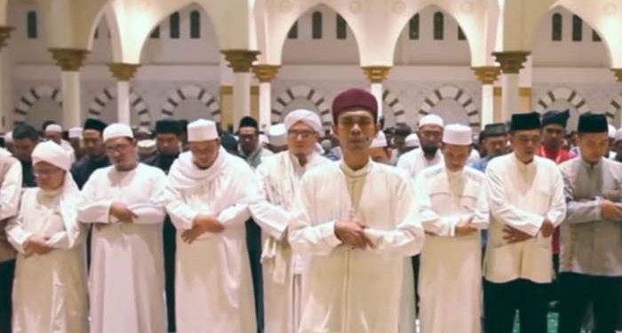 Sholat Hukumnya Wajib, Ustad Abdul Somad Contohkan Cara Laksanakan Sholat Bila di Masalalu Ditinggalkan