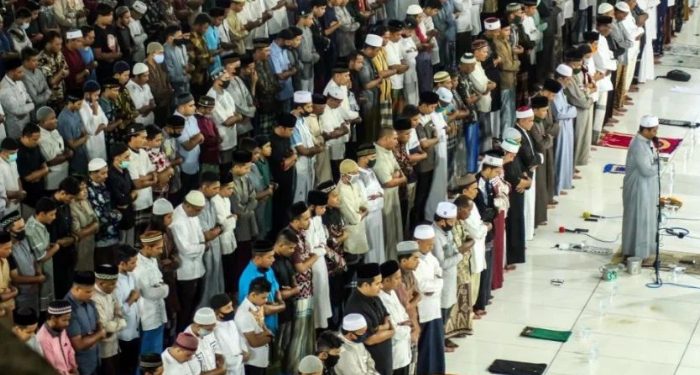 Sholat Tarawih Hapuskan Dosa yang Lalu, Ini Bacaan Doa Shalat Tarawih dan Doa Witir