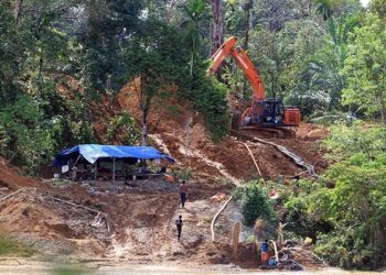 Di bekingi Aparat Hutan Hancur di Tambang , Gubernur Aceh Minta Semua Alat Berat Keluar dari Wilayahnya