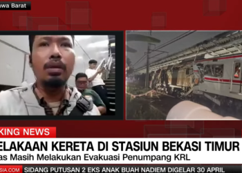 Breaking News: Taksi Biru Mogok KRL Berhenti dan di Hantam KA Argo Bromo di Bekasi