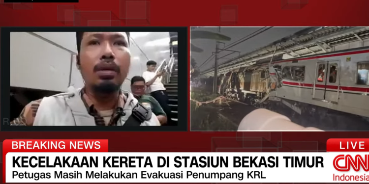 Breaking News: Taksi Biru Mogok KRL Berhenti dan di Hantam KA Argo Bromo di Bekasi
